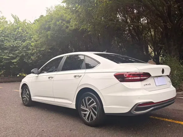 Volkswagen Lavida — Фото автомобиля 7