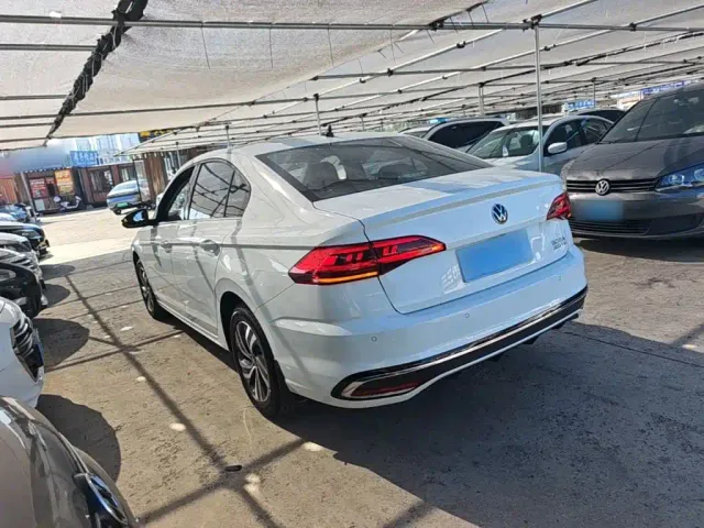Volkswagen Bora — Фото автомобиля 4