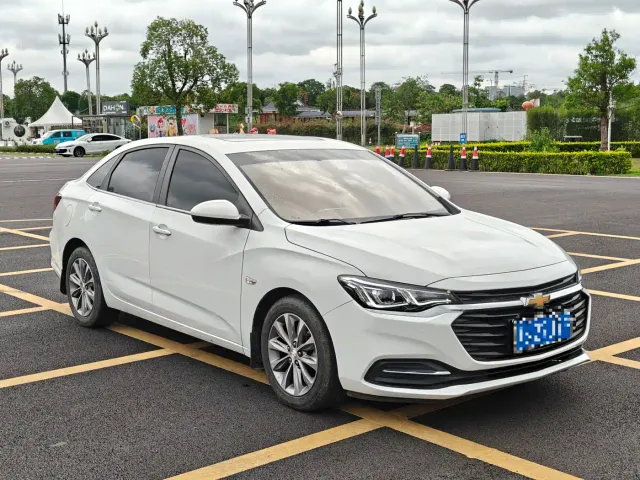 Chevrolet Monza — Фото автомобиля 3
