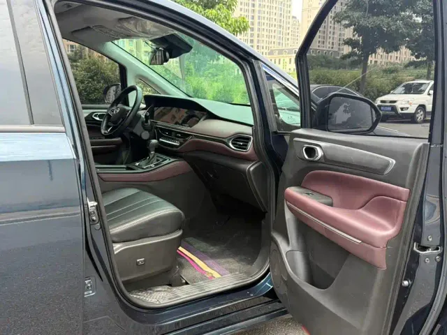GAC Trumpchi M6 — Фото автомобиля 5