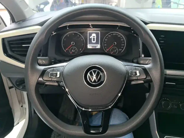 Volkswagen Polo — Фото автомобиля 10