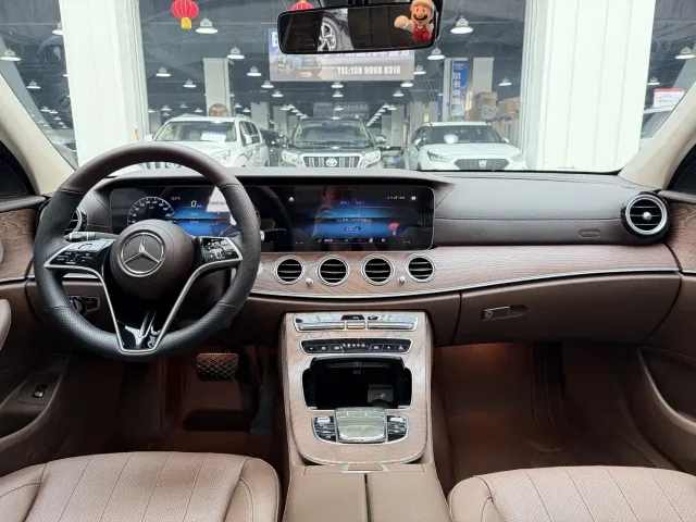 Mercedes-Benz E-Class — Фото автомобиля 11