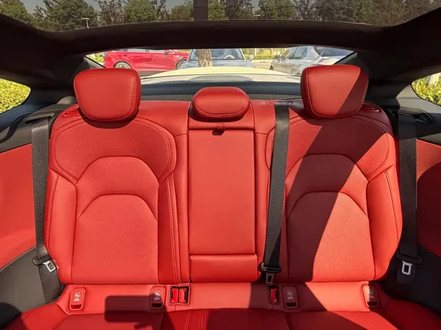 Xiaomi SU7 — Фото автомобиля 5