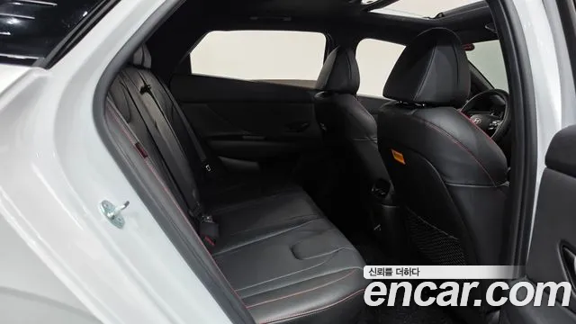 Hyundai Avante CN7 — Фото автомобиля 10