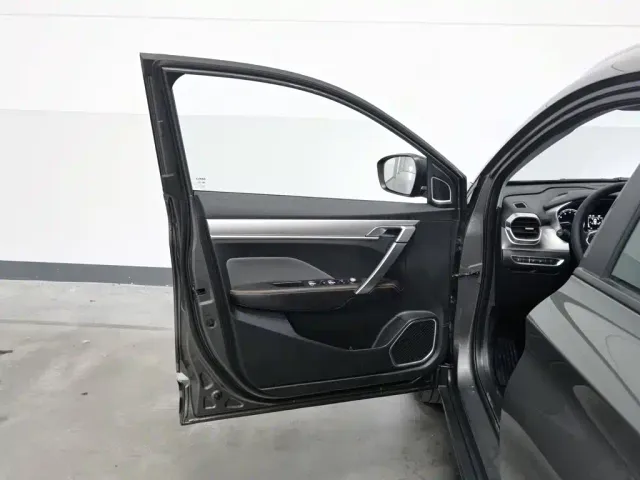 Geely Binyue — Фото автомобиля 8
