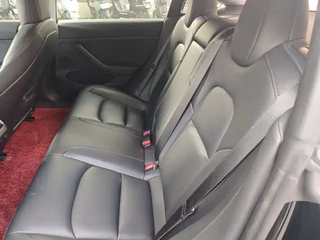 Tesla Model 3 — Фото автомобиля 16