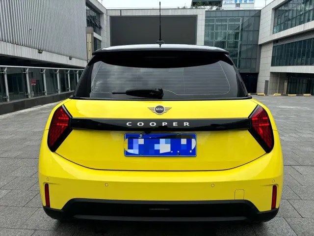 MINI Hatch — Фото автомобиля 11