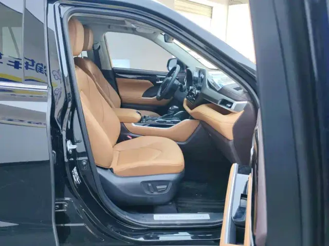 Toyota Highlander — Фото автомобиля 8
