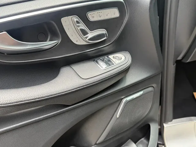 Mercedes-Benz V-Class — Фото автомобиля 10