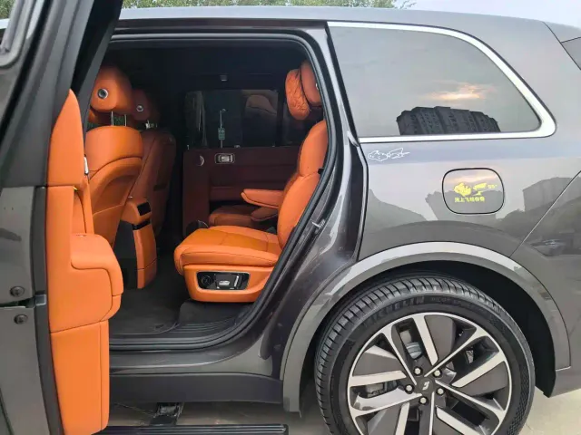Li Auto Li Xiang L9 2024 Model Ultra — Фото автомобиля 12