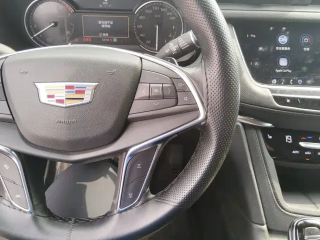Cadillac XT5 — Фото автомобиля 12