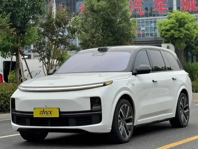Фотография автомобиля — Li Auto L9
