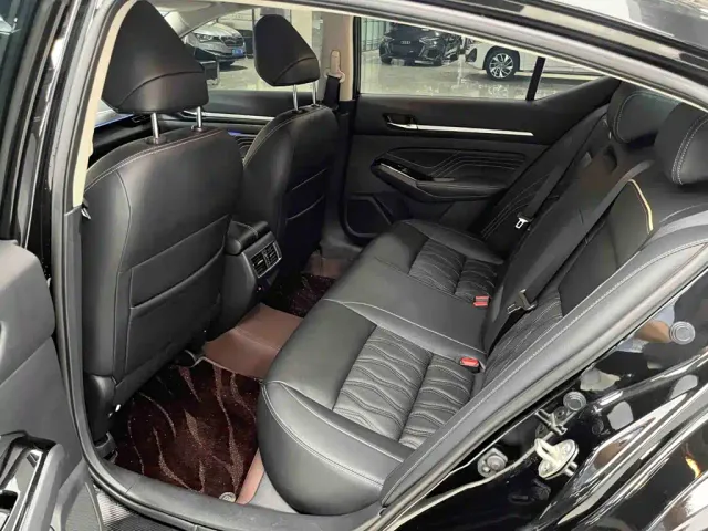 Nissan Teana — Фото автомобиля 18