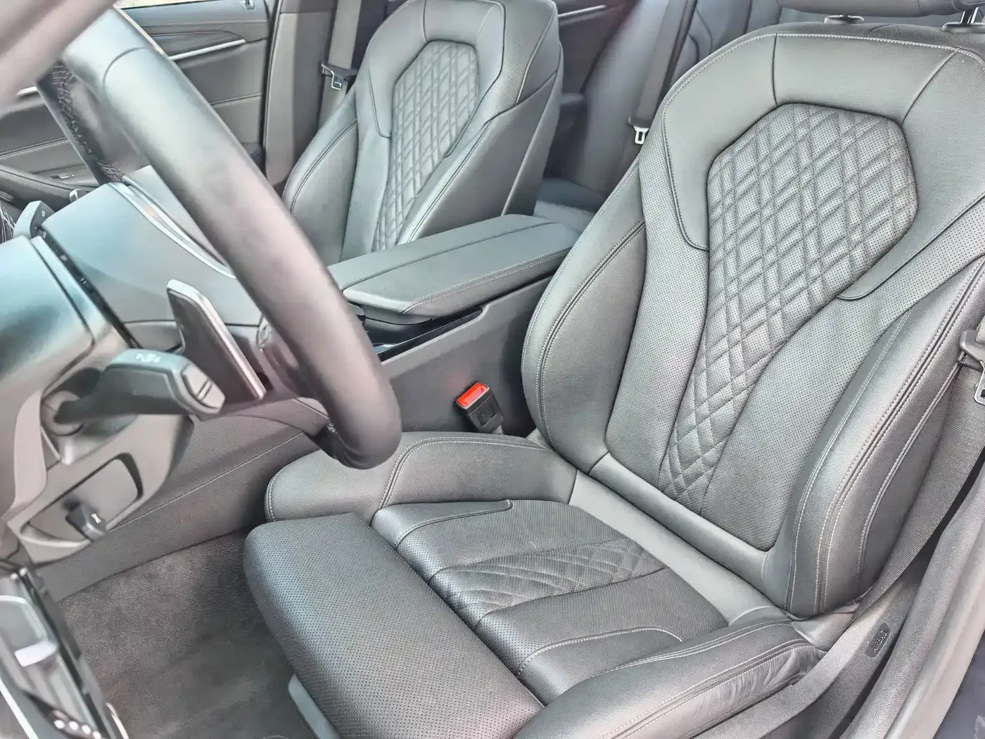 BMW BMW 5 Series (Import) 2022 Facelift 530i M Sport Package — Фото автомобиля 15