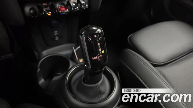 Mini Cooper Cooper 5 дверей Classic — Фото автомобиля 9