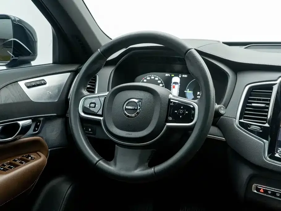 Volvo Volvo XC90 Plug-in Hybrid 2022 E-Drive Hybrid T8 Smart Premium Luxury 7-Seater — Фото автомобиля 22