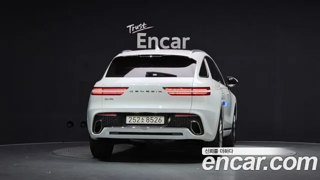 Genesis GV70 — Фото автомобиля 4