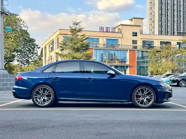 Audi S4 — Фото автомобиля 8