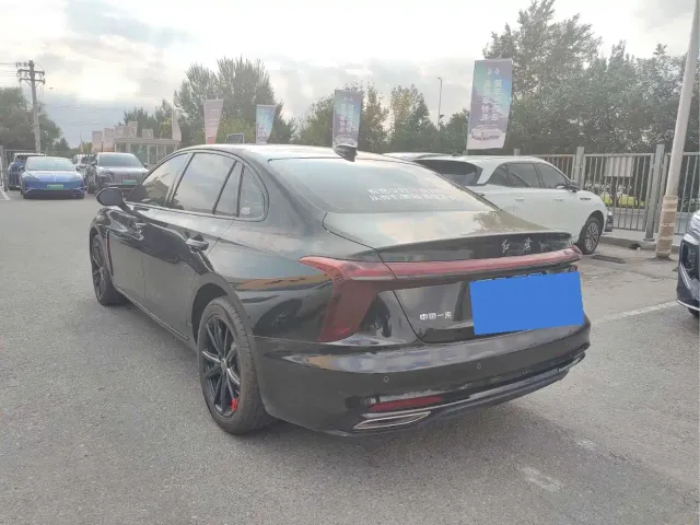 Hongqi H5 — Фото автомобиля 6