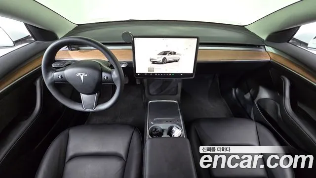 Tesla Model 3 — Фото автомобиля 7