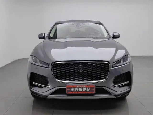 Jaguar F-Pace — Фото автомобиля 3