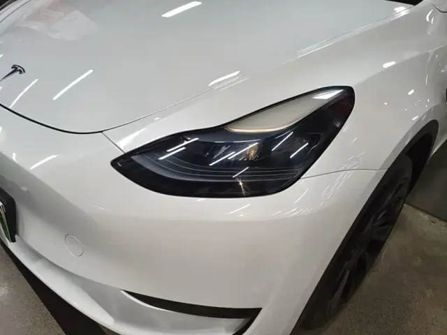 Tesla Model Y — Фото автомобиля 23