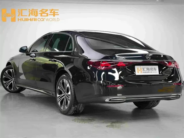 Mercedes-Benz E-Class — Фото автомобиля 4