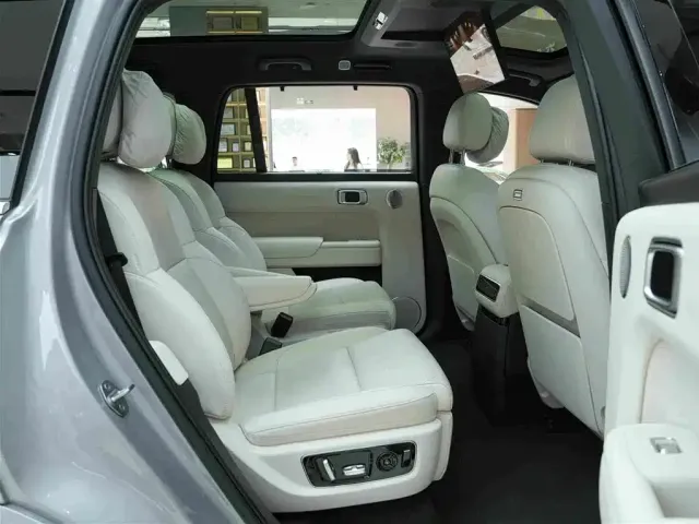 Li Auto L9 — Фото автомобиля 14