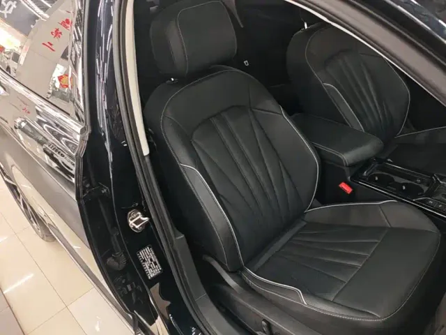 Volkswagen Passat — Фото автомобиля 24