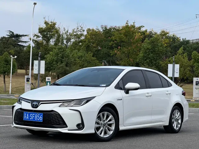 Фотография автомобиля — Toyota Corolla