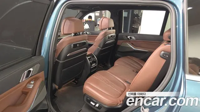 BMW X7 — Фото автомобиля 24