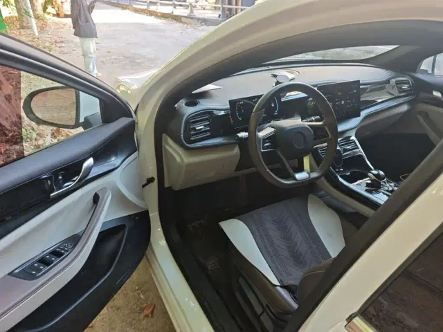 BYD Qin PLUS — Фото автомобиля 12