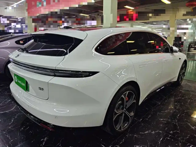 Nio ET5 Touring — Фото автомобиля 6