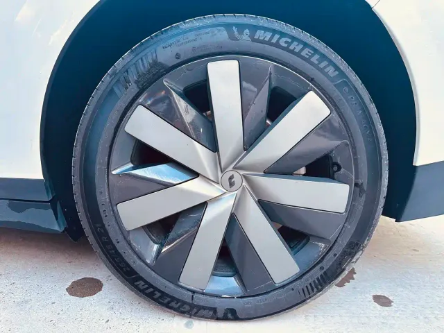 Li Auto i6 — Фото автомобиля 16