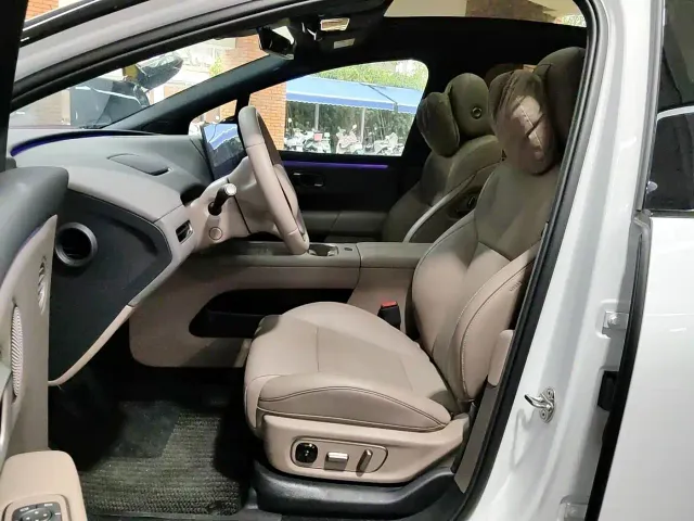 Li Auto i6 — Фото автомобиля 9