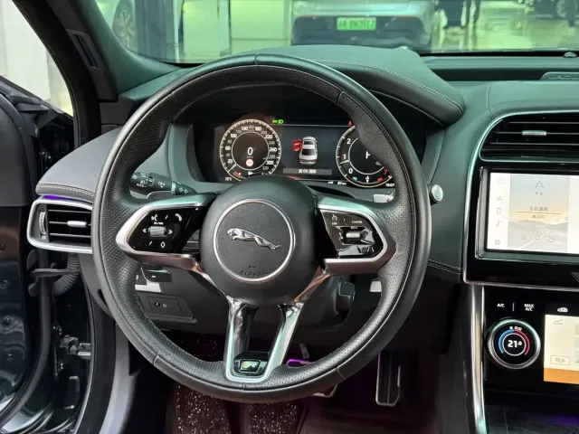 Jaguar XEL — Фото автомобиля 13