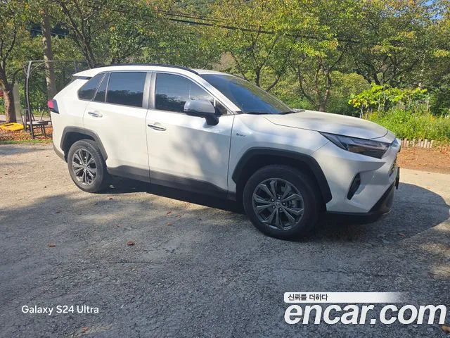 Toyota RAV4 Generation 5 — Фото автомобиля 6