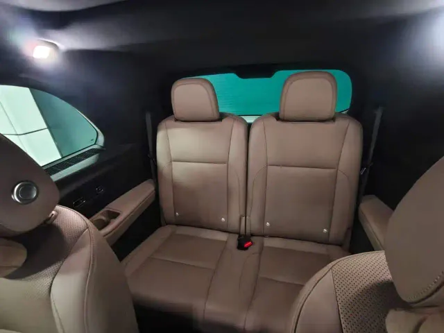 Li Auto L8 — Фото автомобиля 8