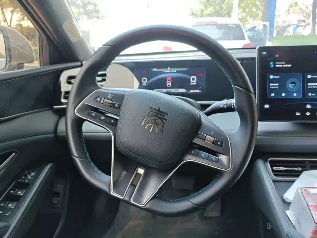 BYD Qin L — Фото автомобиля 6