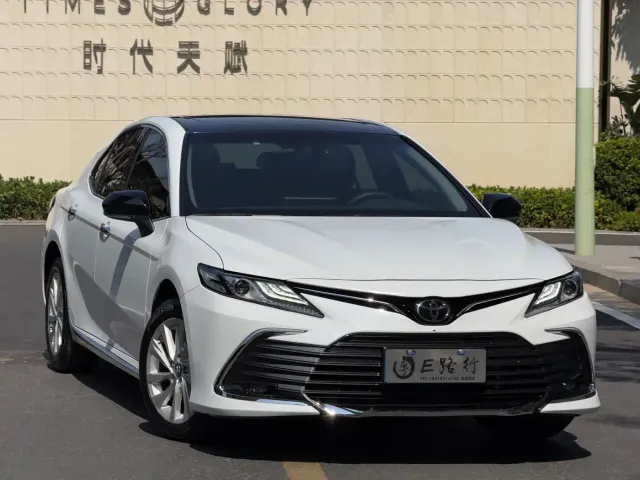 Toyota Camry — Фото автомобиля 3