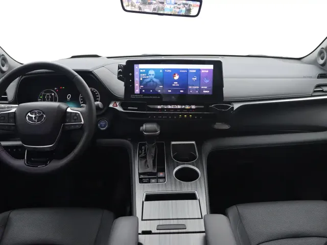 Toyota Sienna — Фото автомобиля 18