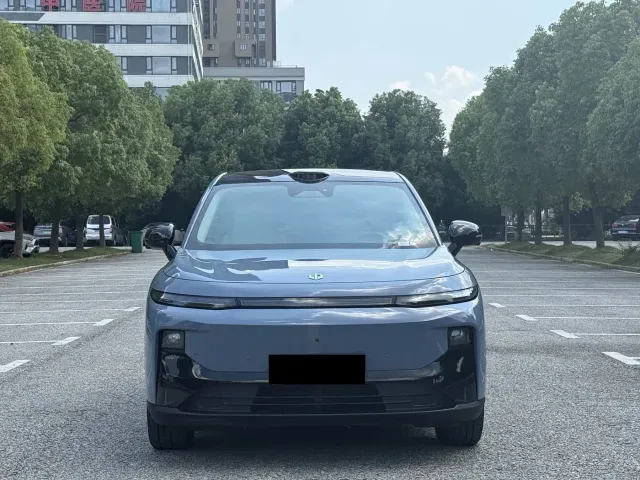 Leapmotor B10 — Фото автомобиля 2
