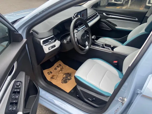 Geely Emgrand — Фото автомобиля 11