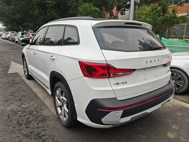 Jetta VS7 — Фото автомобиля 4