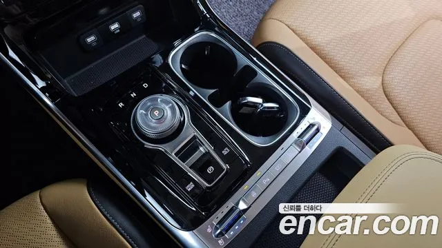 Kia Carnival Generation 4 — Фото автомобиля 9