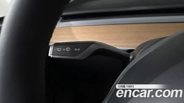 Tesla Model Y — Фото автомобиля 26