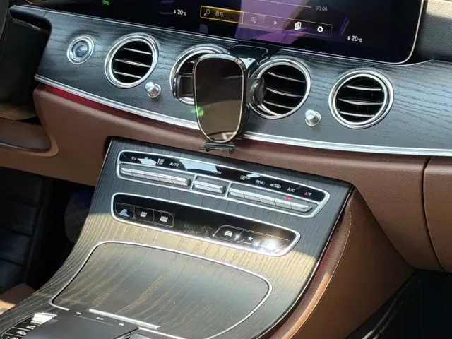 Mercedes-Benz E-Class — Фото автомобиля 11