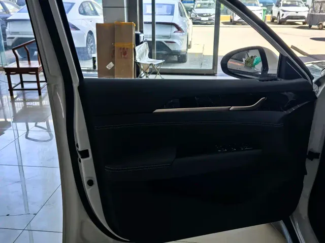 Wuling Starlight — Фото автомобиля 5