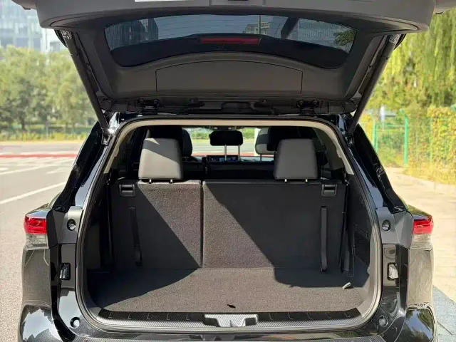 Toyota Highlander — Фото автомобиля 21