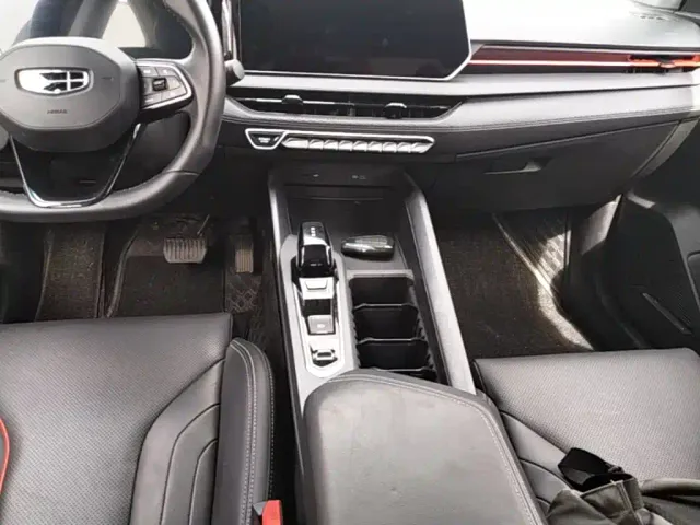 Geely Binrui — Фото автомобиля 13